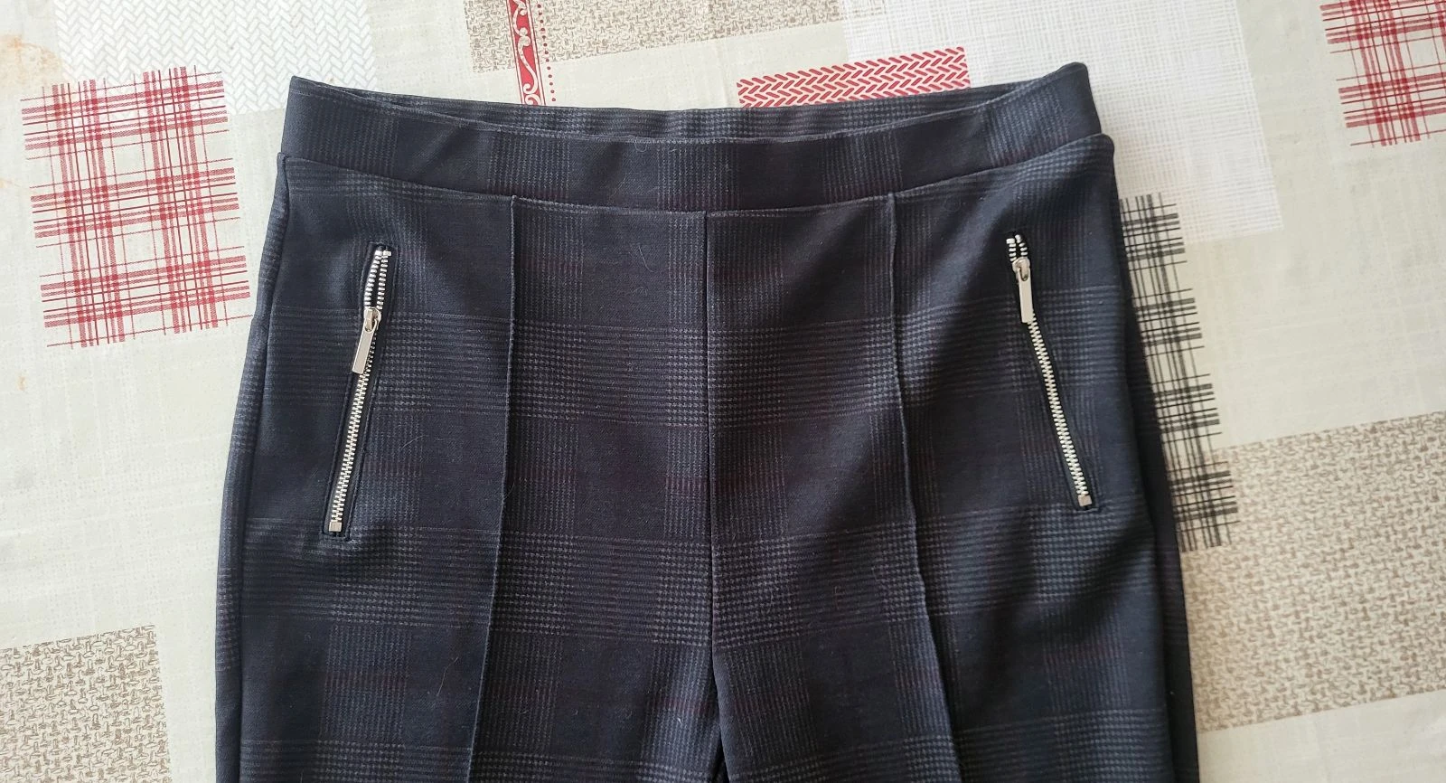 Yessica de C&A Pantalon / Legging TFr40/TL- Cinza com Quadros Escoceses -Tamanho Elástico Novo – photo 6